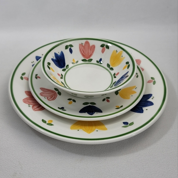 Johnson Brothers NICOLE Soup Bowl Salad Plate Dinner Plate Set